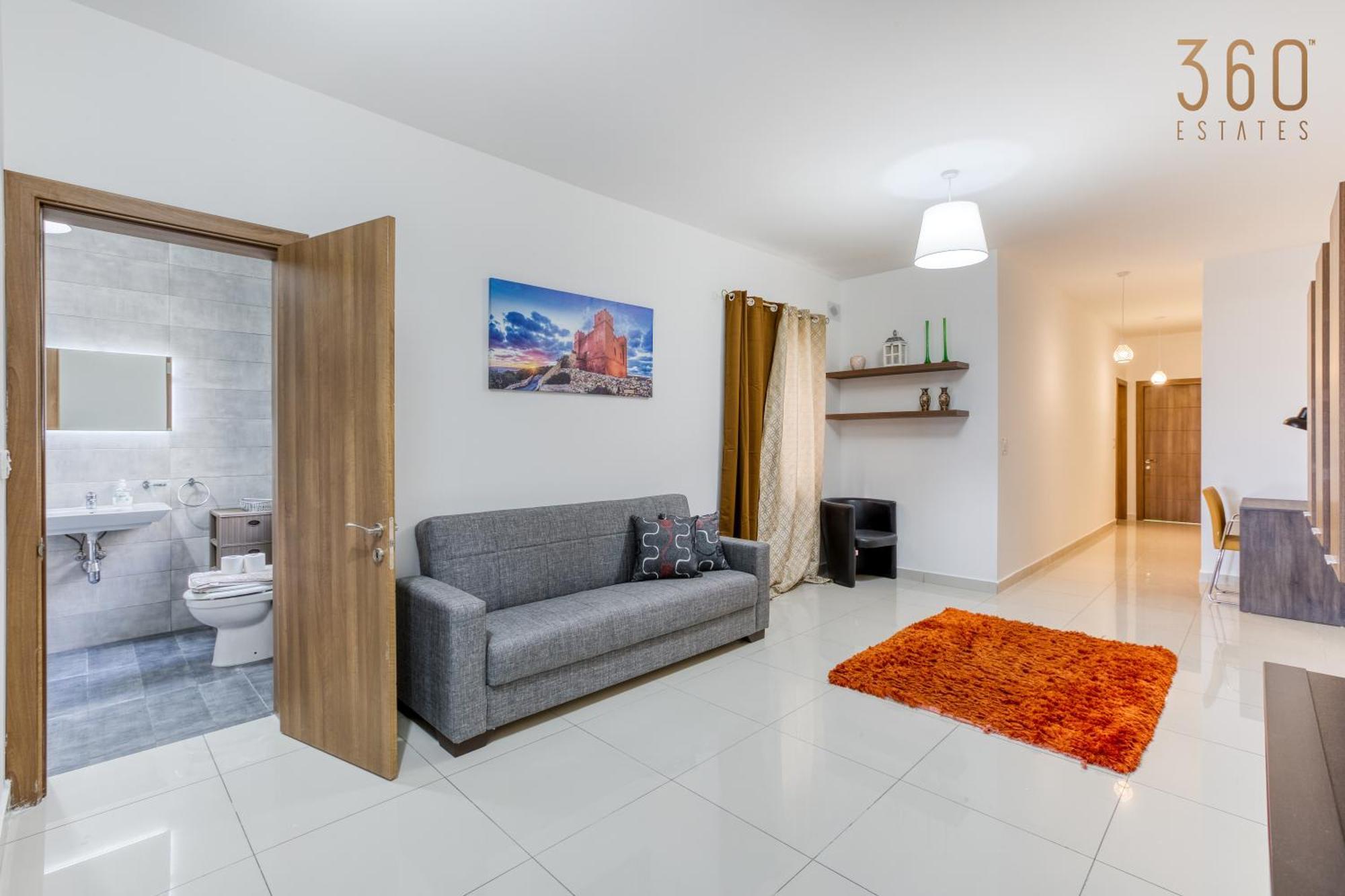 Appartamento Beautiful Pent With Terrace & Spectacular Views By 360 Estates Luqa Esterno foto