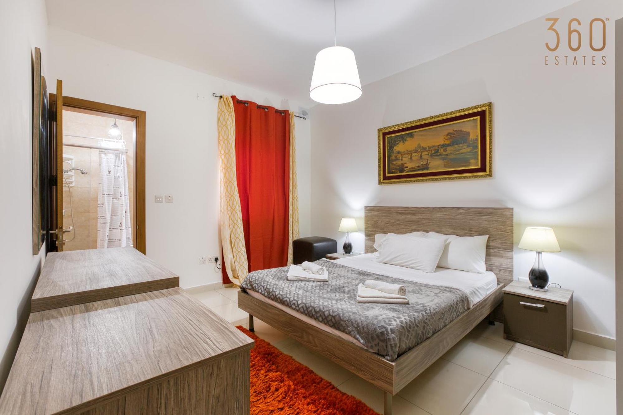 Appartamento Beautiful Pent With Terrace & Spectacular Views By 360 Estates Luqa Esterno foto