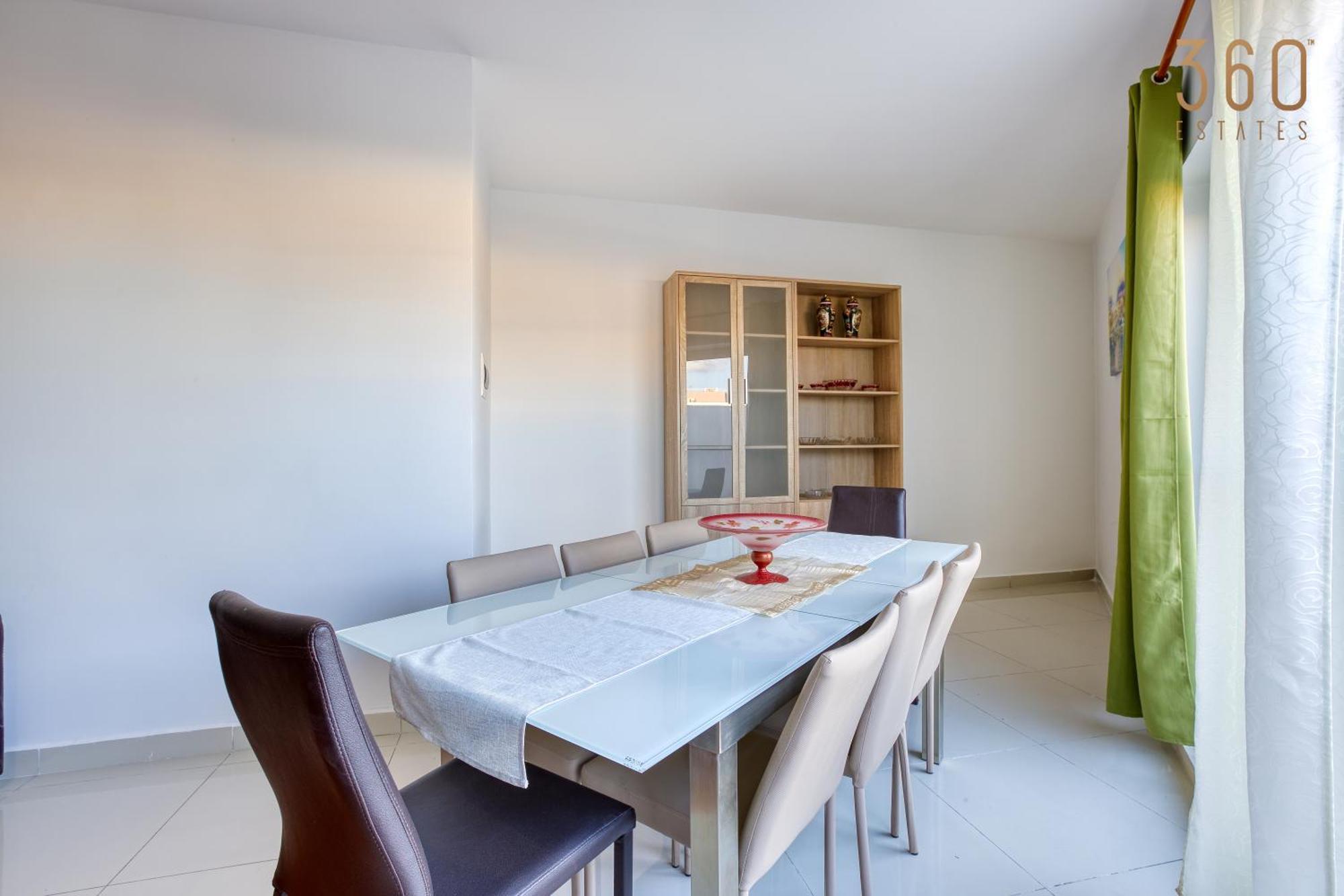 Appartamento Beautiful Pent With Terrace & Spectacular Views By 360 Estates Luqa Esterno foto